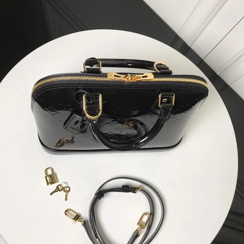 Alma PM Vernis Leather