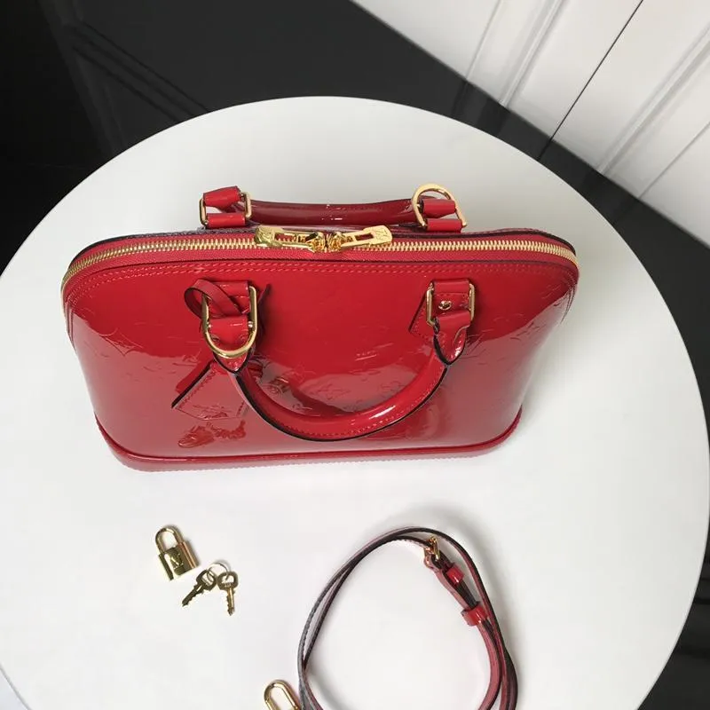 Alma PM Vernis Leather