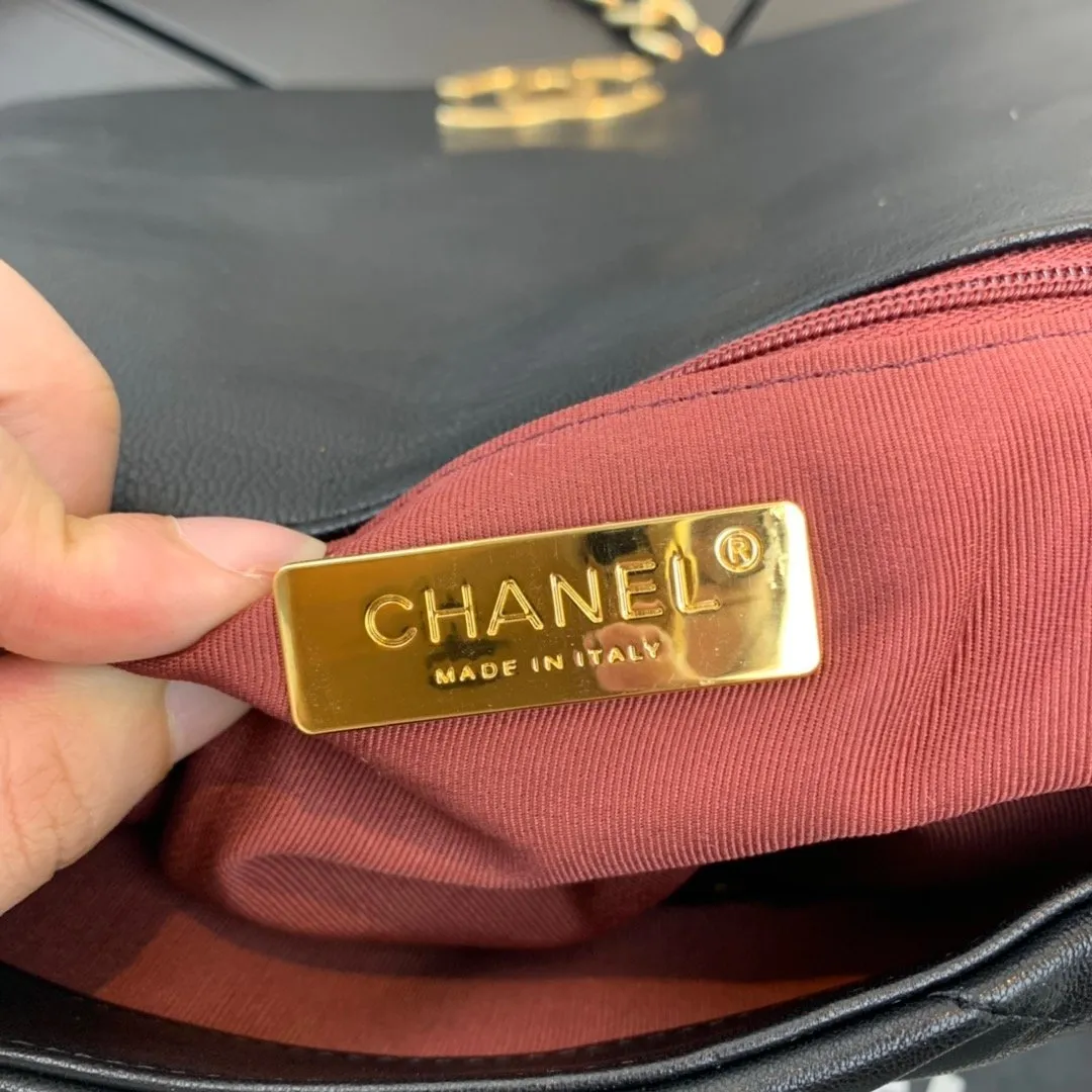 CC 19 Flap Bag Medium