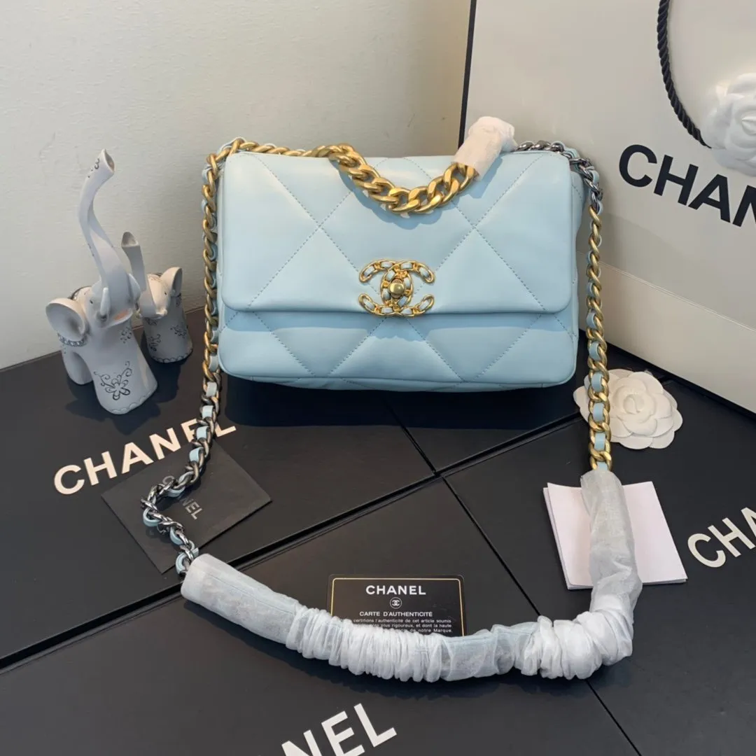 CC 19 Flap Bag Medium