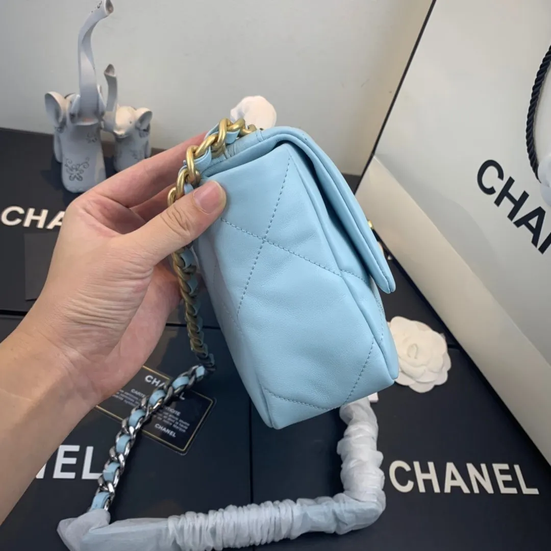 CC 19 Flap Bag Medium