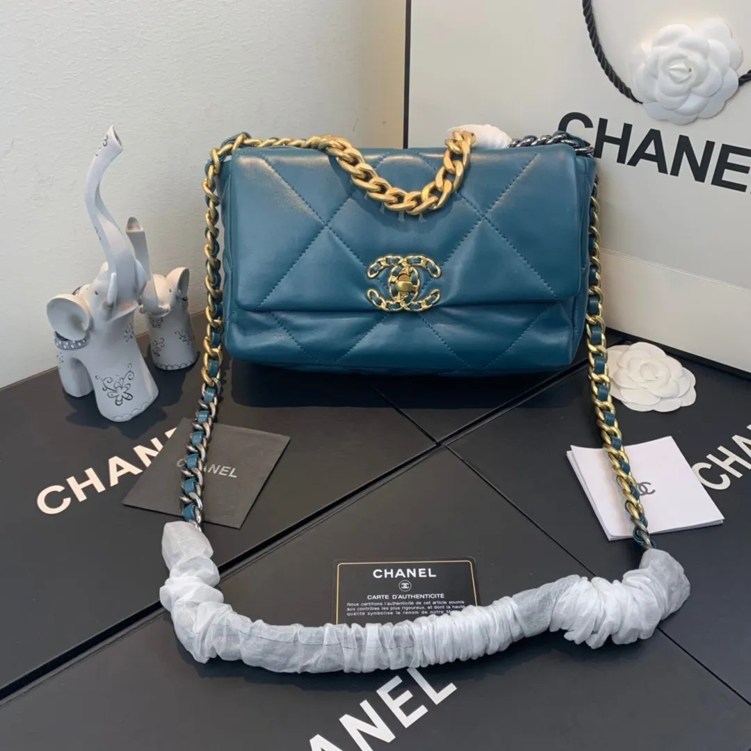 CC 19 Flap Bag Medium