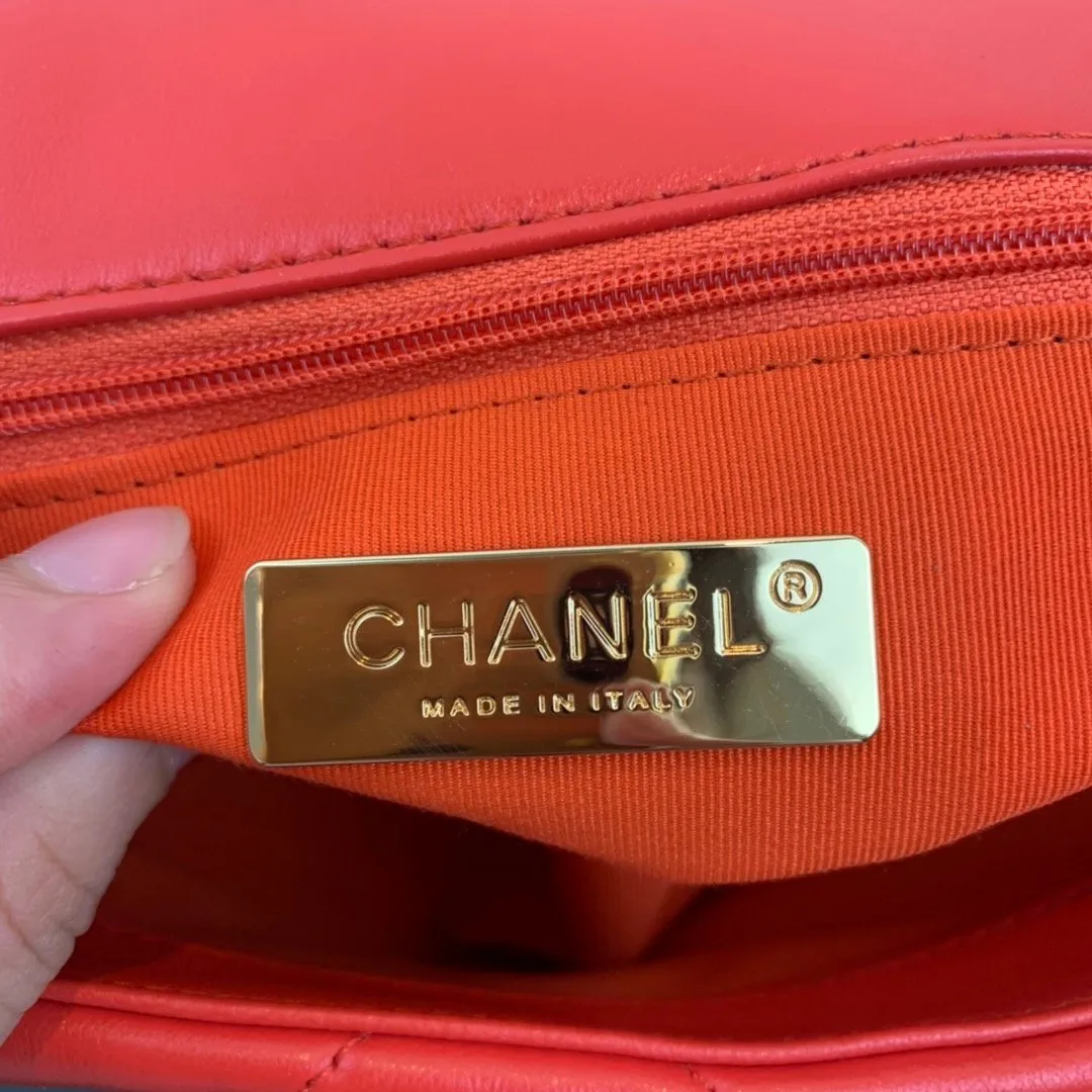 CC 19 Flap Bag Medium