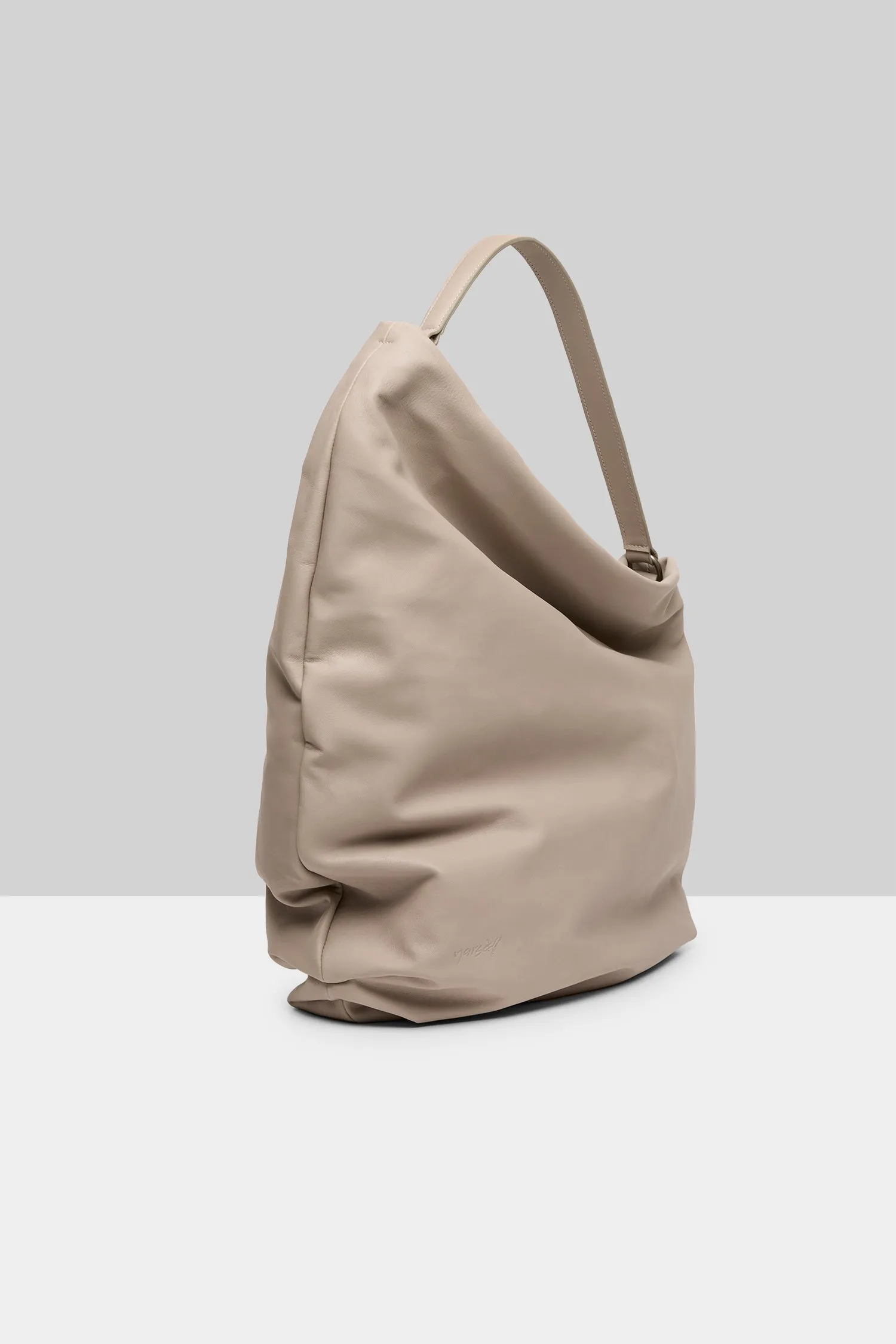 Fanta Lunga Leather Shoulder Bag in Argilla