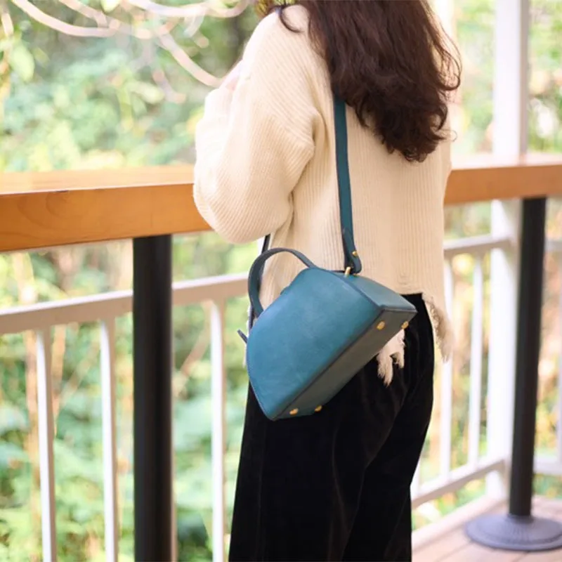 Fashion Retro Vegetable Tanned Cowhide Leather Crossbody Bag