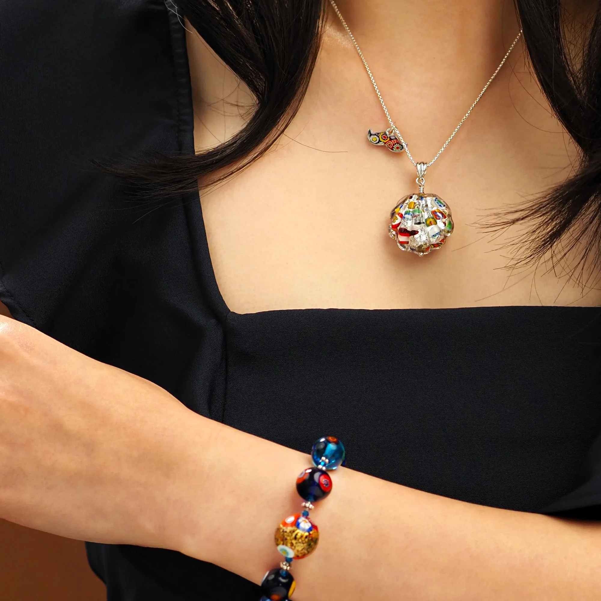 The Kiss Silver Shell Necklace