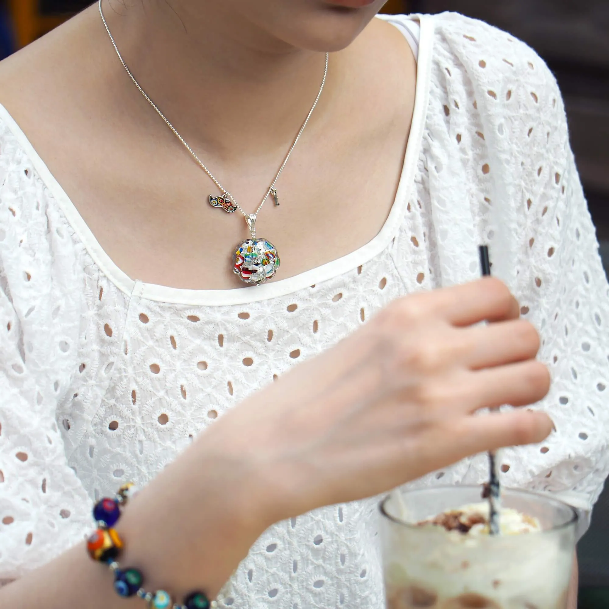The Kiss Silver Shell Necklace