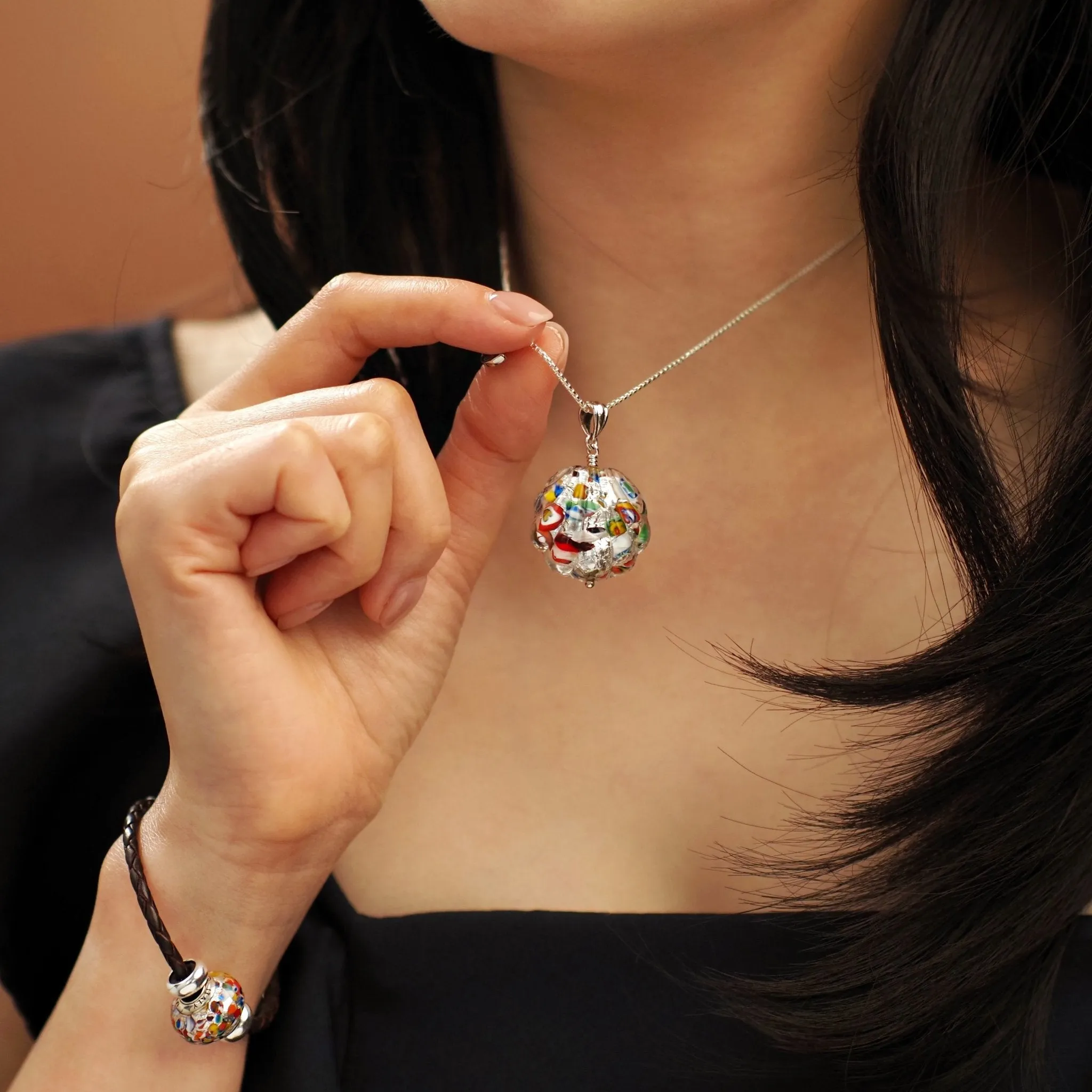 The Kiss Silver Shell Necklace