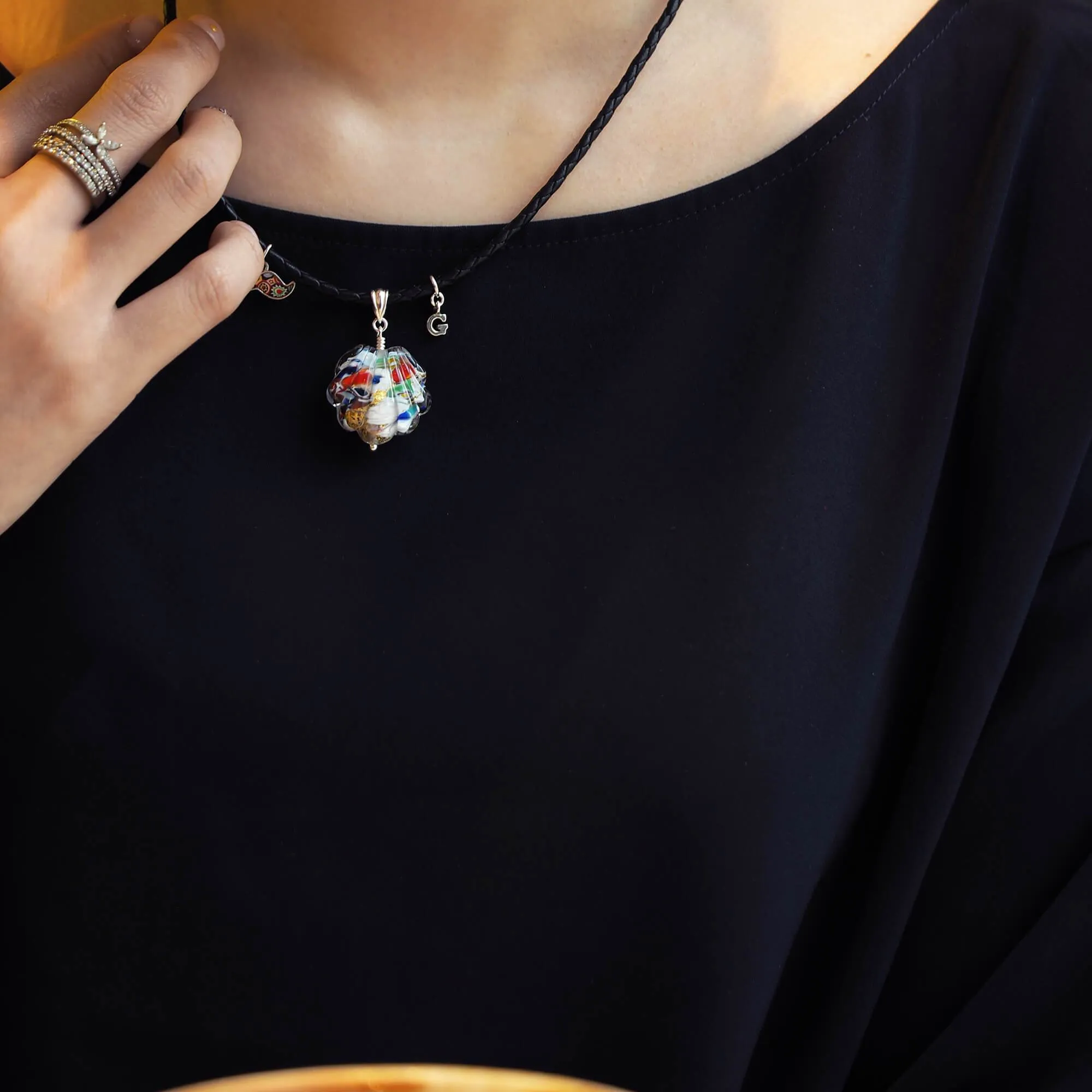 The Kiss Silver Shell Necklace