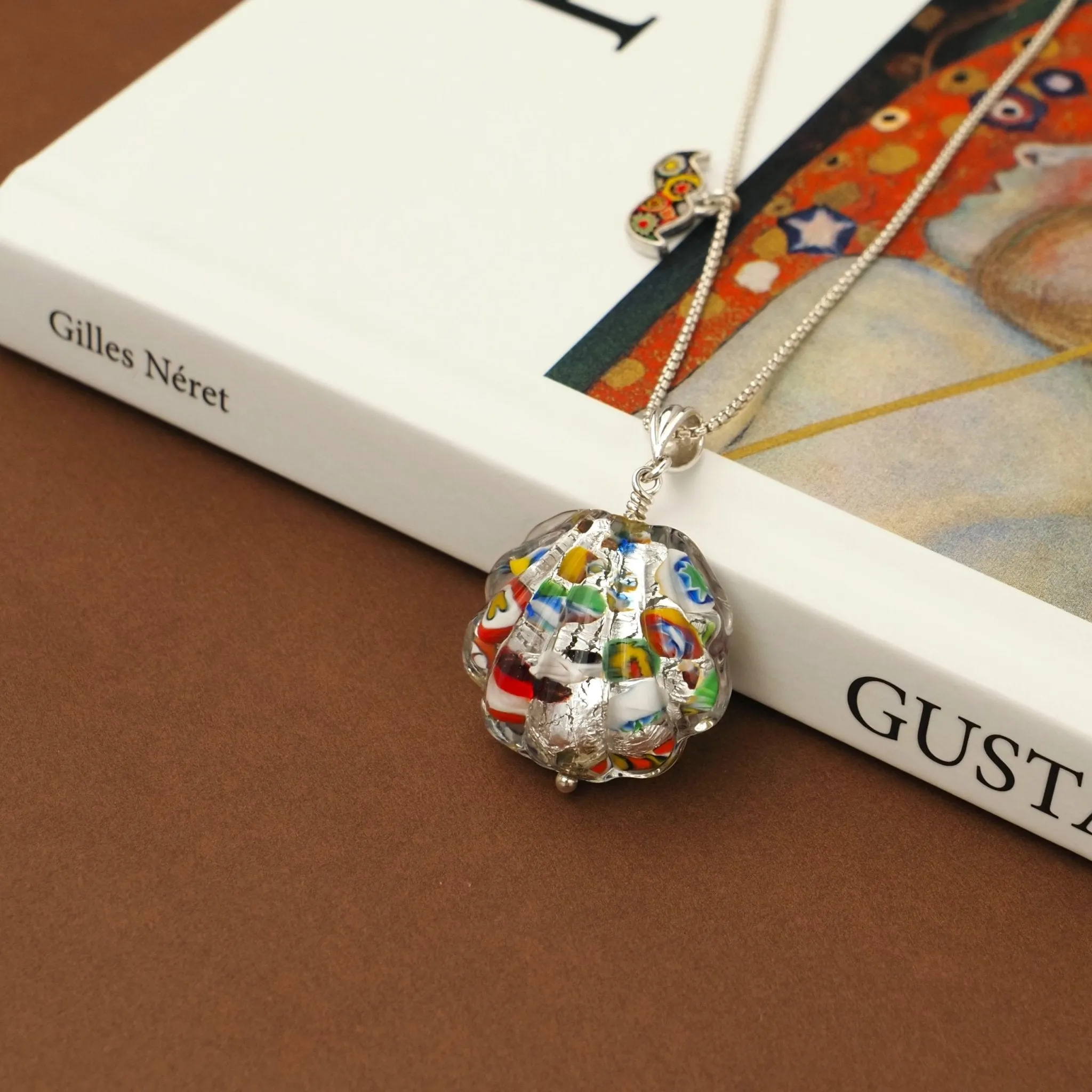 The Kiss Silver Shell Necklace