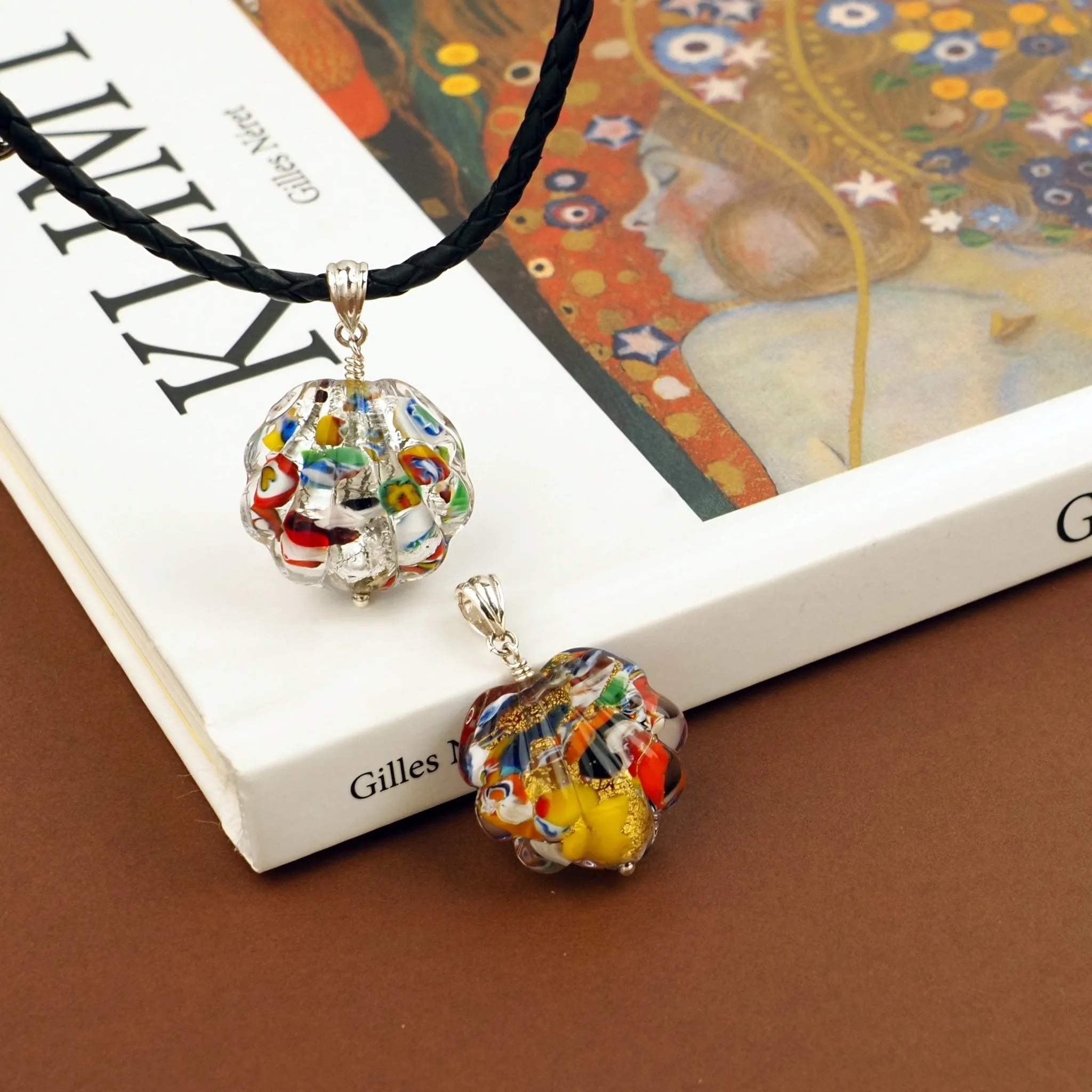 The Kiss Silver Shell Necklace