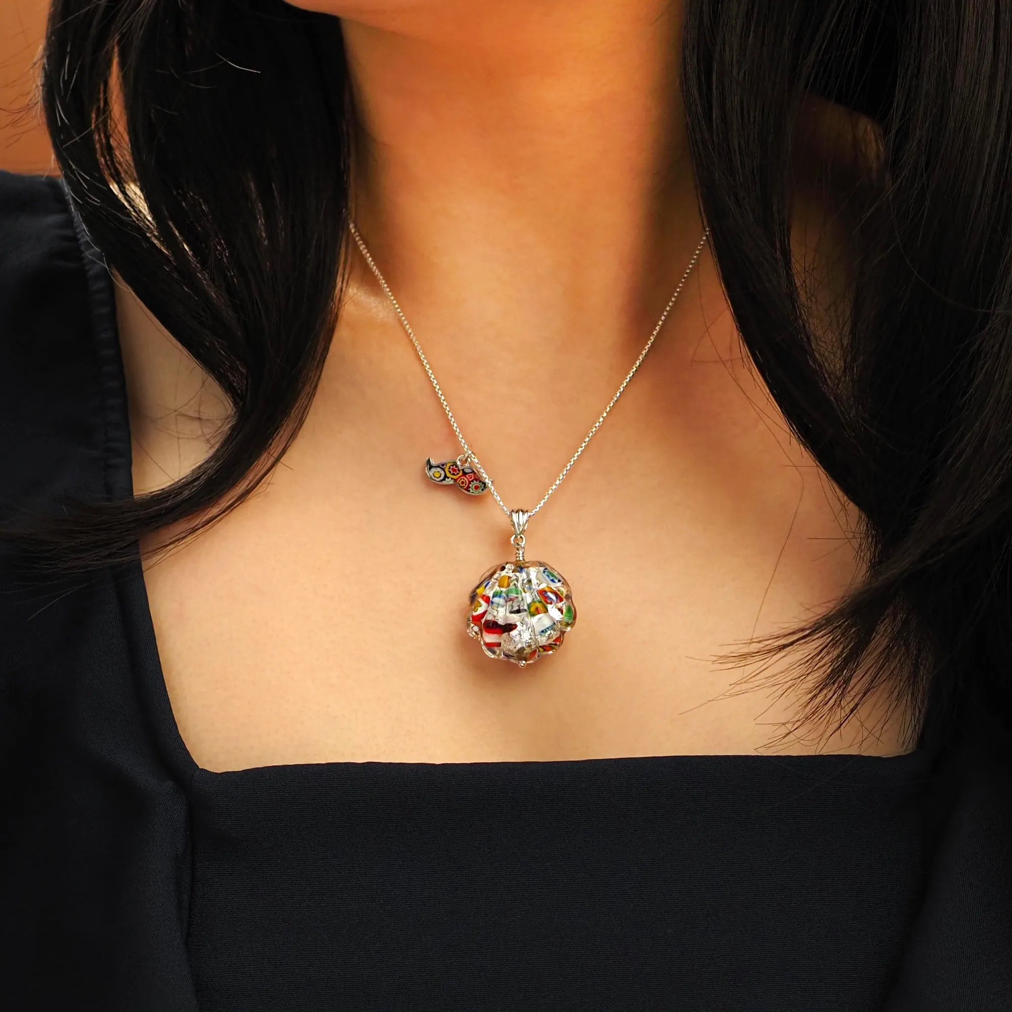 The Kiss Silver Shell Necklace