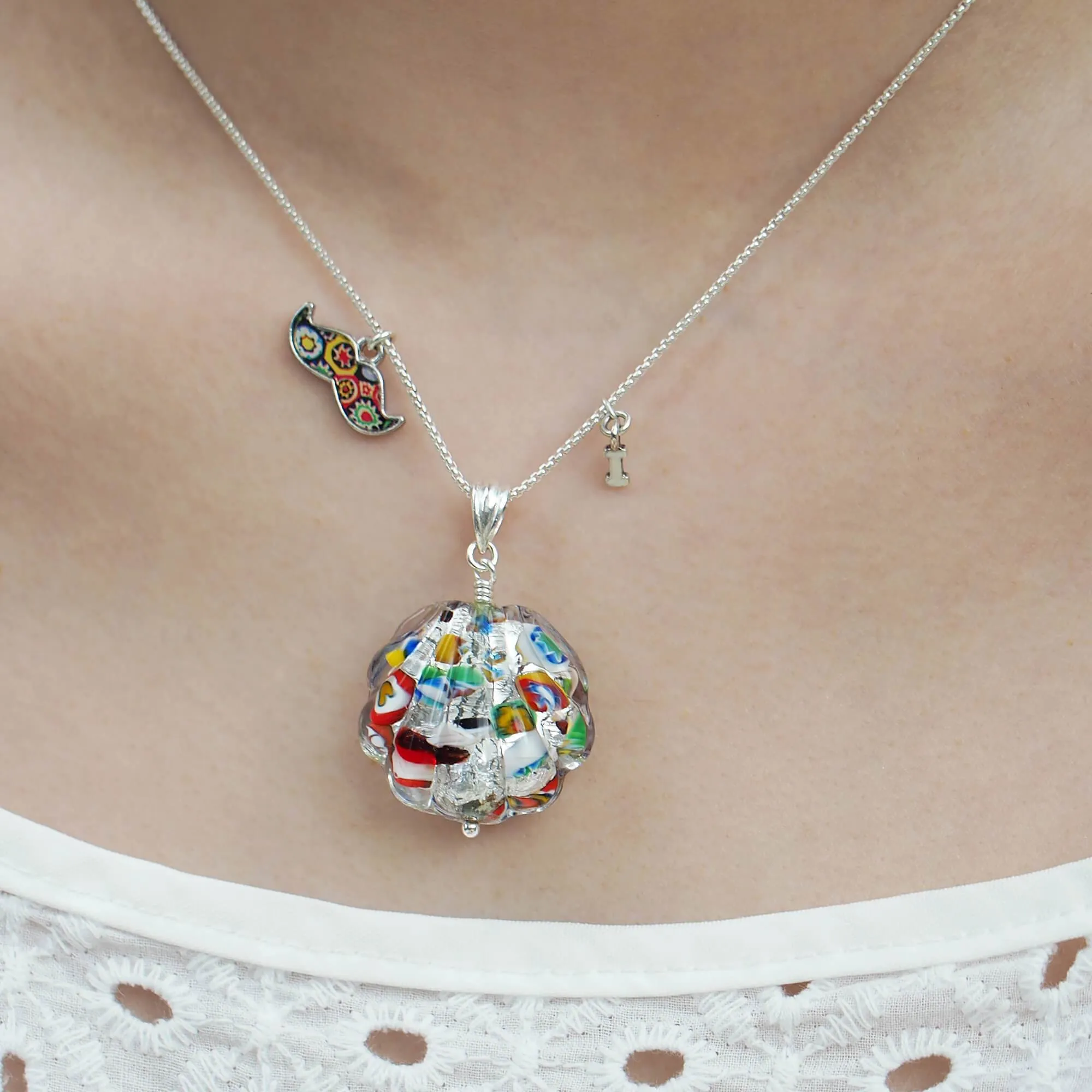 The Kiss Silver Shell Necklace