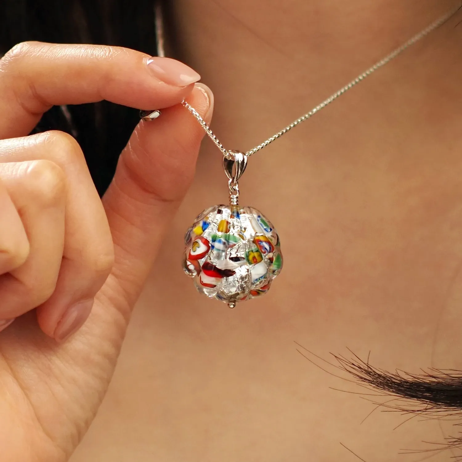 The Kiss Silver Shell Necklace
